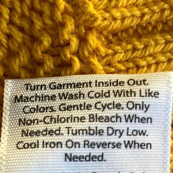 Free Assembly SZ L Bright Golden Orange Sweater Modern Capsule Wardrobe Y2K - Picture 8 of 9